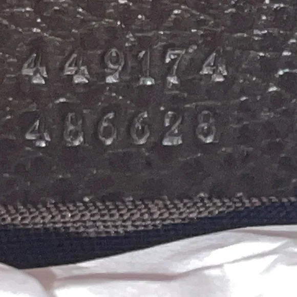 AUTHENTIC GUCCI - Picture 8 of 9